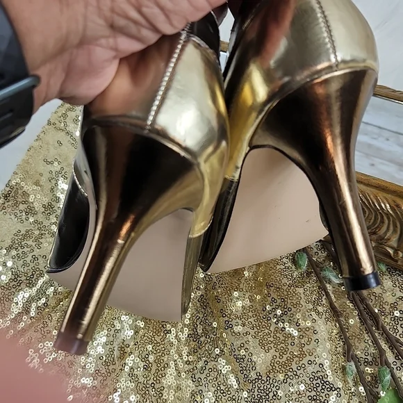 NWOT, Annie, Tri-color gold shoes size 7M - Picture 11 of 11